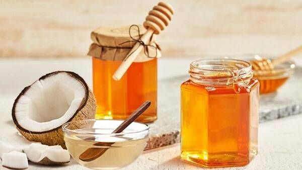 Mặt nạ dầu dừa và mật ong giúp da trở nên căng mịn
