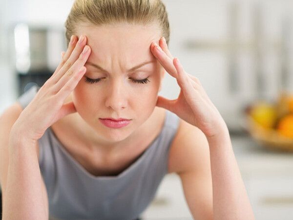 Stress, căng thẳng là một trong những nguyên nhân làm cho da nhạy cảm