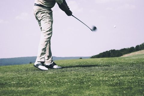 Hướng dẫn cách cầm gậy golf đúng cách chi tiết nhất