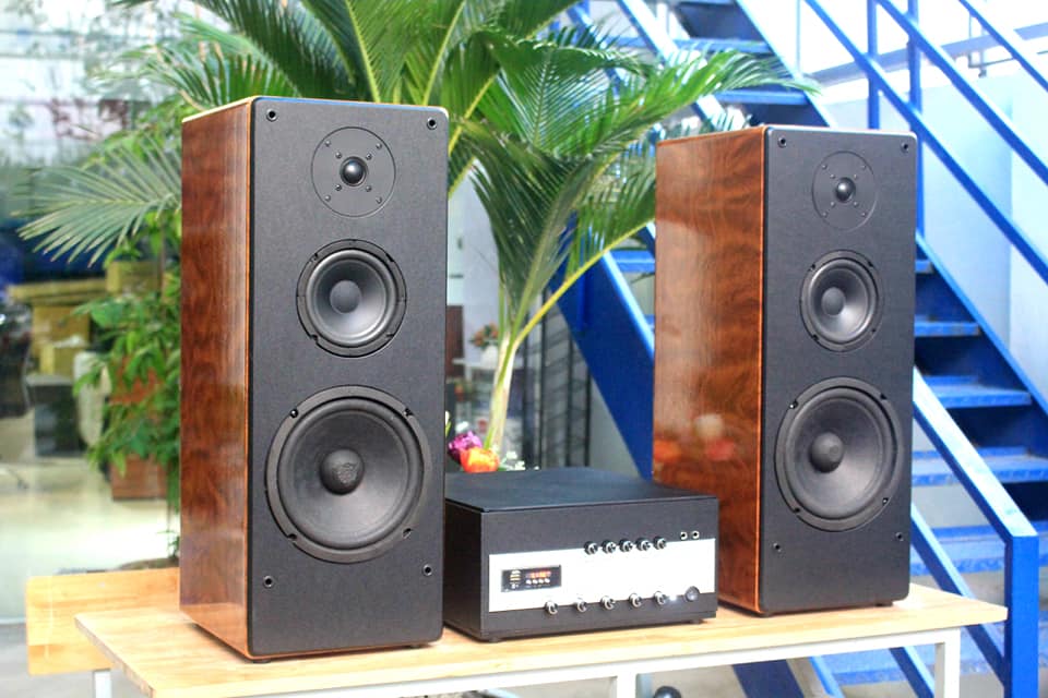 XẢ HÀNG KHÔNG LỢI NHUẬN DÀN KARAOKE V385 (AMLY KARAOKE A700 + 02 LOA CÂY V385)