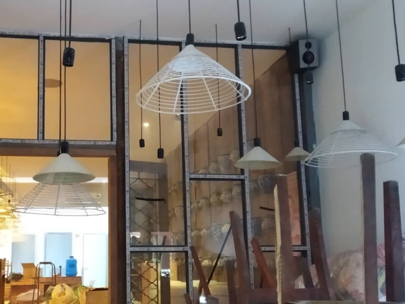 Loa mini cho quán cafe của Goldsound lăp đặt tại quán cơm Âm Phủ