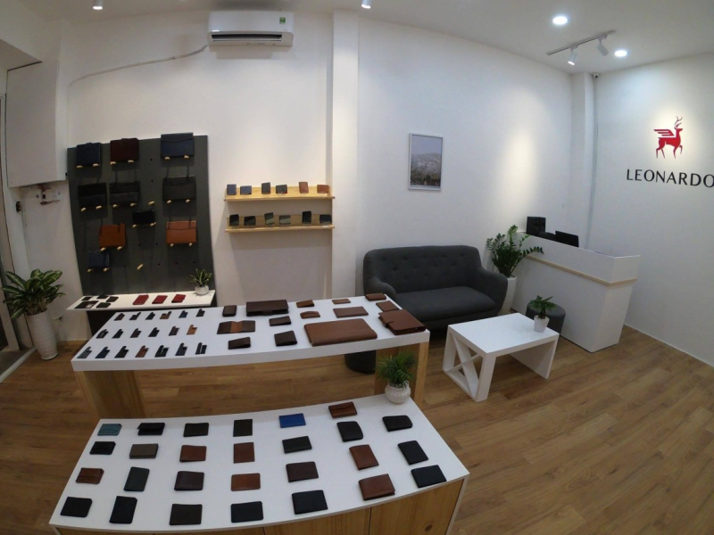 Loa cho shop quần áo của Goldsound lắp đặt tại shop ví da LEONARDO, Quận 1