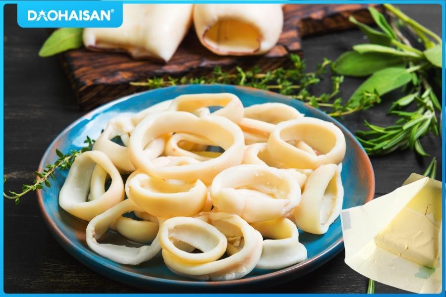 3 cách làm món mực xào bơ tỏi thơm béo tại ĐẢO HẢI SẢN DAOHAISAN