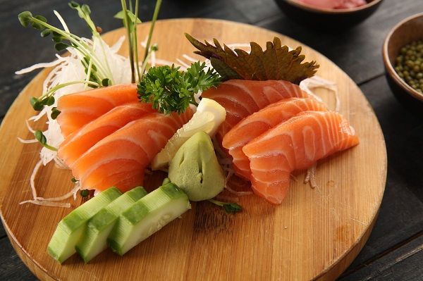 Cách làm sashimi cá hồi không tanh đơn thuần tại nhà