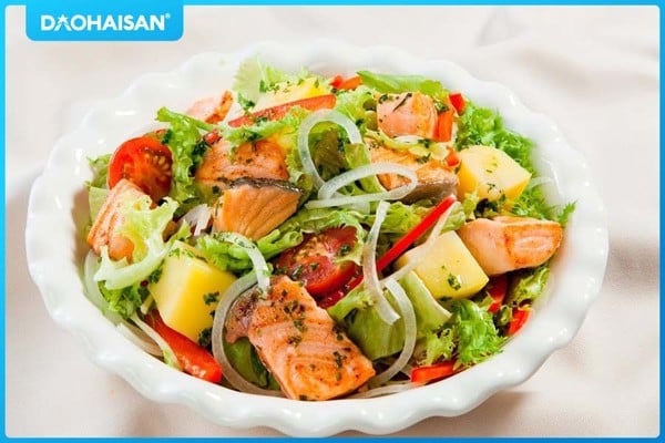 5 cách làm salad cá hồi thanh đạm giảm cân hiệu quả