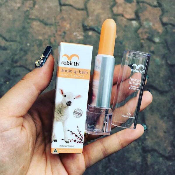 son chong kho va nut ne moi lanolin lip balm 03