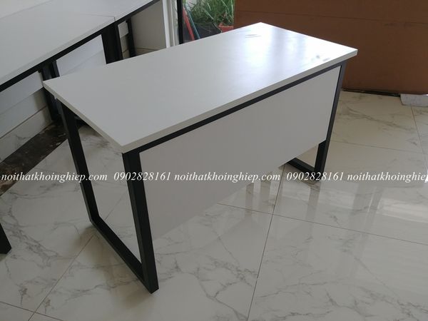 bàn chân sắtđơn giản 1m2