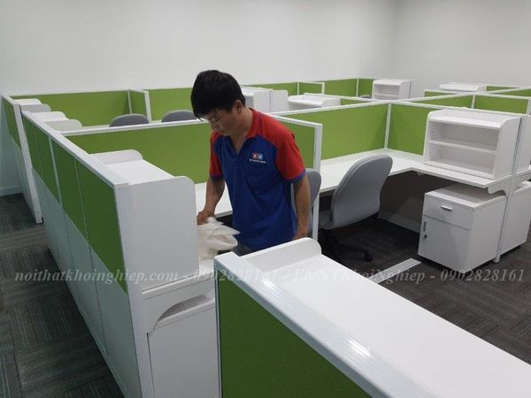 ban lam viec co vach ngan cho KCN