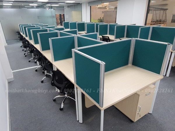 cụm bàn làm việc telesales có vách ngăn