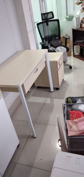 hộc ngăn kéo ngay bụng