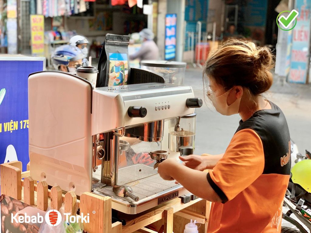 Nên tự kinh doanh riêng hay tham gia mô hình nhượng quyền bánh mì Kebab?