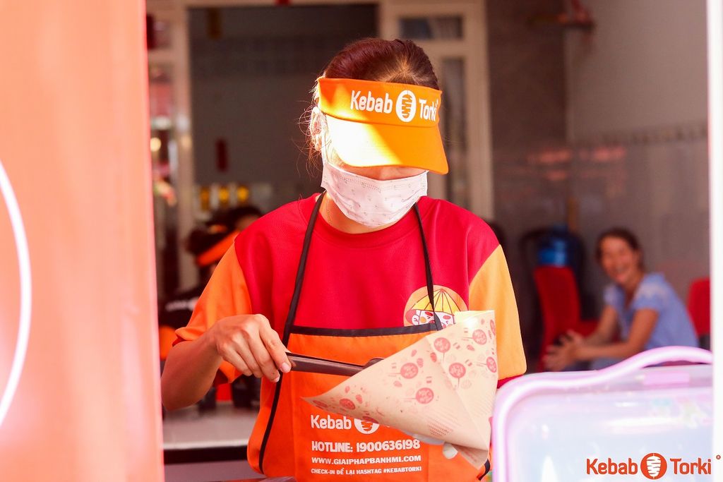 Nguồn nguyên liệu tươi ngon dinh dưỡng sáng tạo nên chiếc bánh mì Kebab Torki từ đâu?