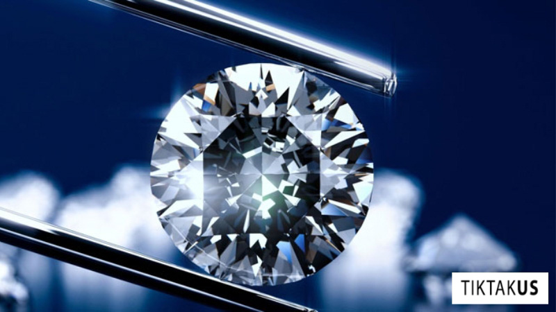 Một viên kim cương 1 carat có kích thước dao động từ 6.3 đến 6.6 ly