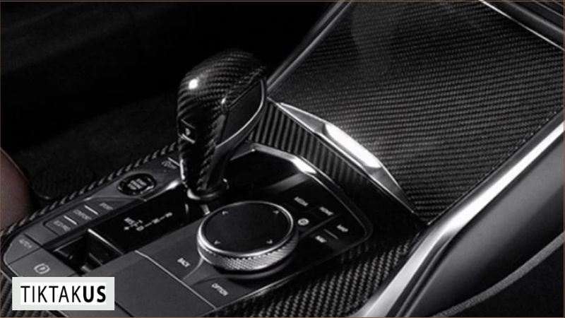 Trong thế giới ô tô, đặc biệt là xe hiệu suất cao và xe đua, carbon fiber là vật liệu được tôn sùng.