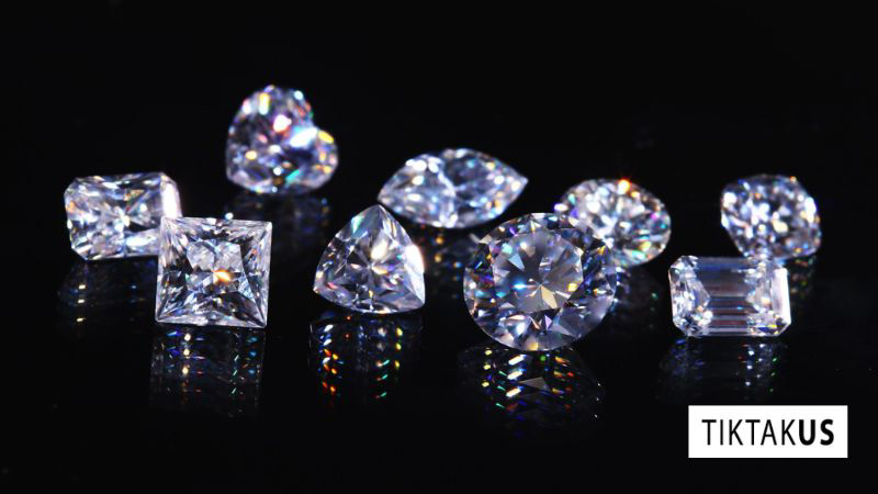 Moissanite rẻ hơn kim cương rất nhiều