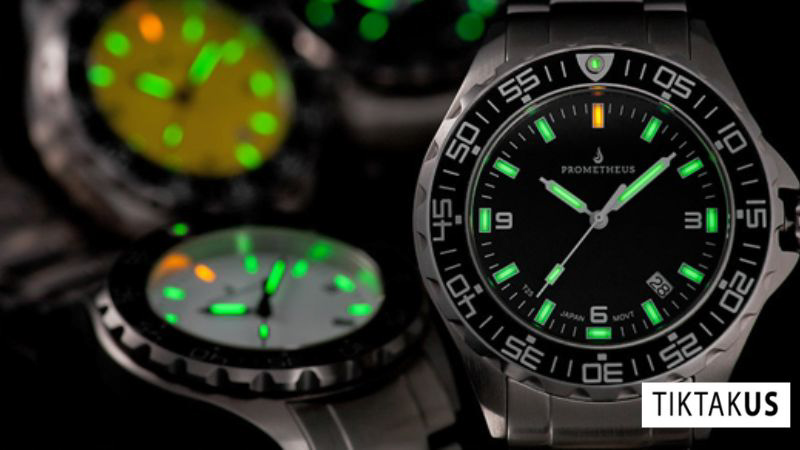 Tritium còn được ứng dụng trong chế tác đồng hồ, đặc biệt là đồng hồ lặn và thám hiểm
