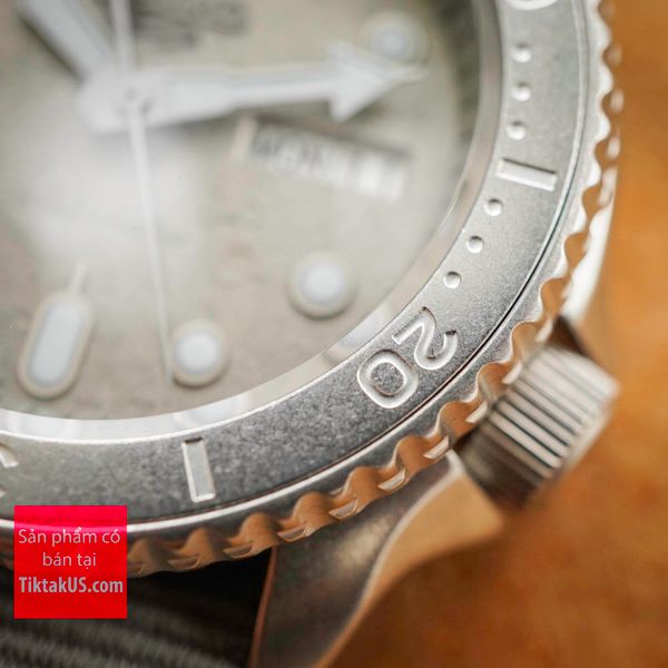 Seiko 5 Sport 2021 phiên bản đặc biệt Superman Grey Cements genuine bezel