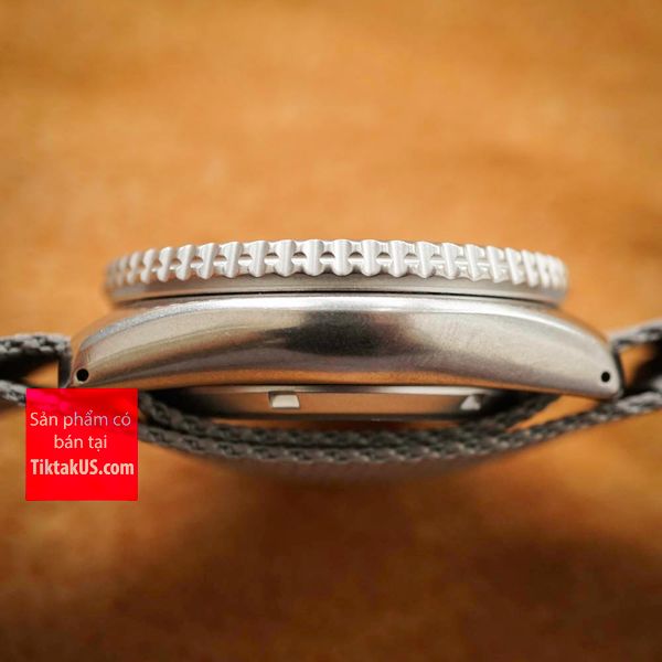 Seiko 5 Sport 2021 phiên bản đặc biệt Superman Grey Cements