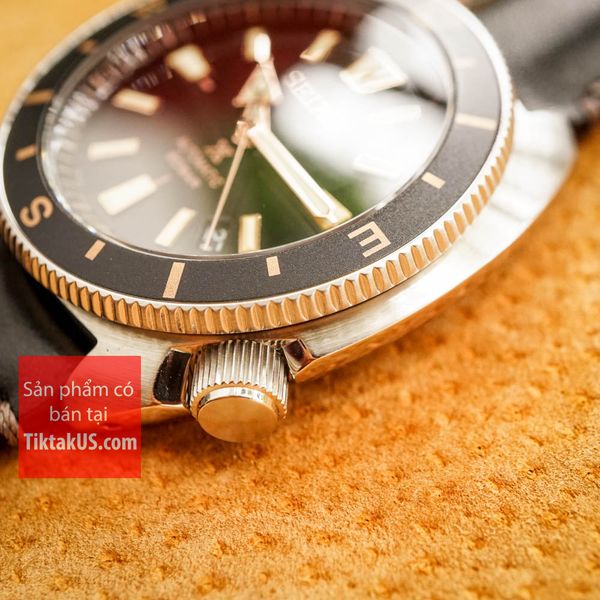 Logo Seiko Prospex Lume bezel coin edge