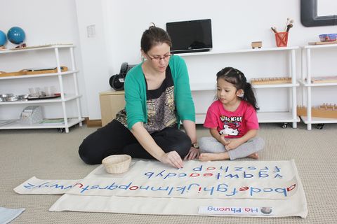 Có phải tất cả các khóa Montessori đều được cấp bằng quốc tế?