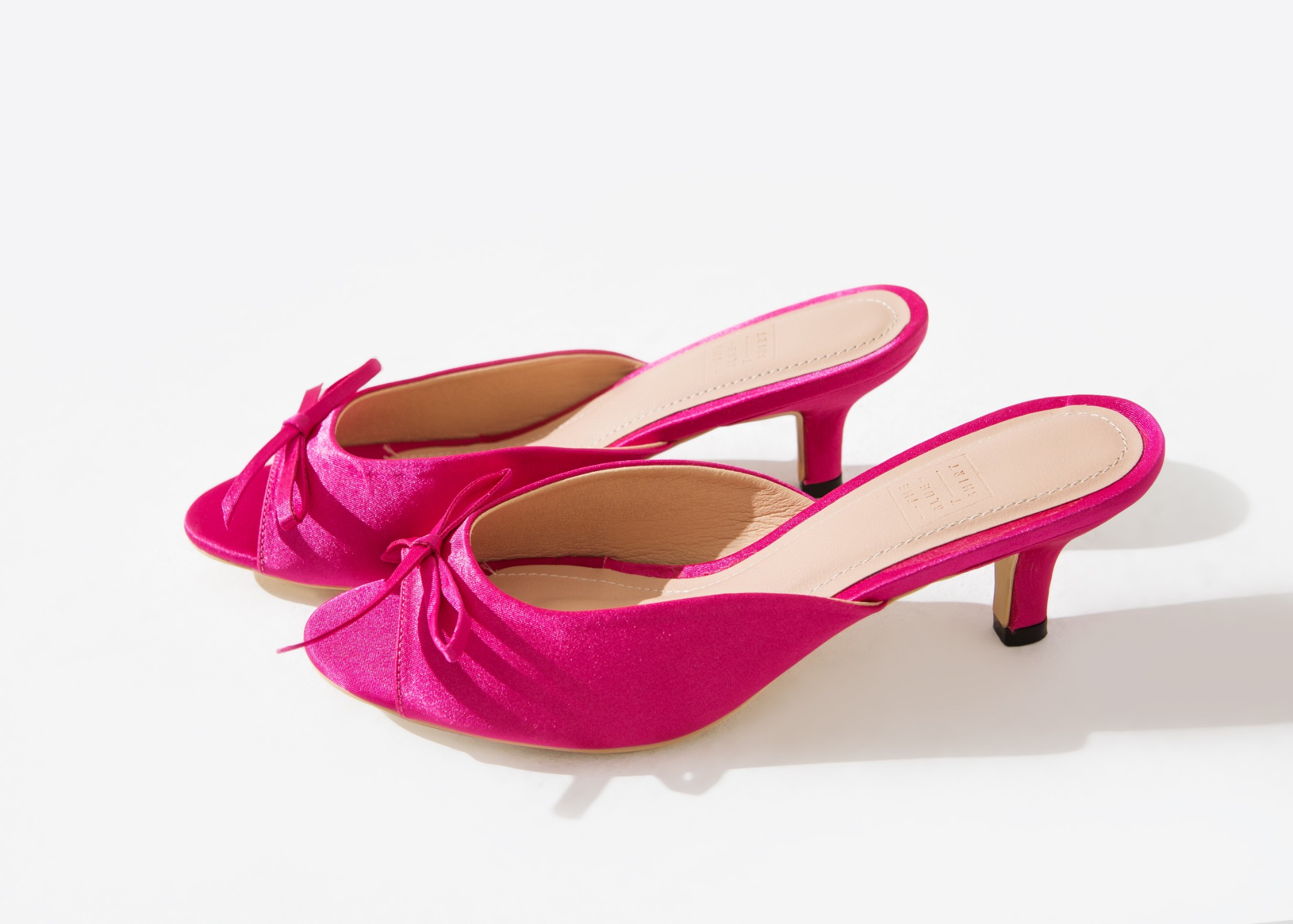 FUCHSIA PINK SATIN MULES TheBlueTshirt