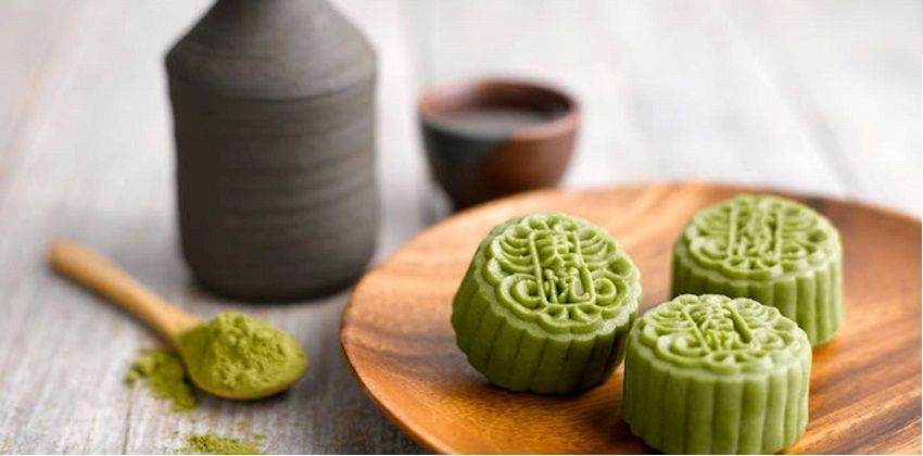 Mách bạn cách làm bánh trung thu trà xanh nhân đậu đỏ đơn giản tại nhà