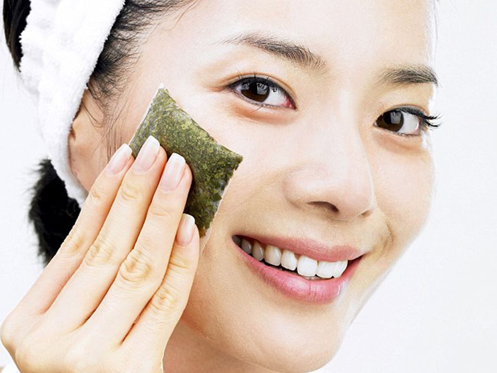 Giữ lại nét thanh xuân với 5 cách làm đẹp cùng trà xanh
