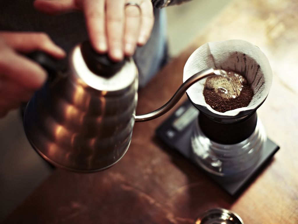 6 bước đơn giản để pha cà phê giấy lọc (Drip-coffee)