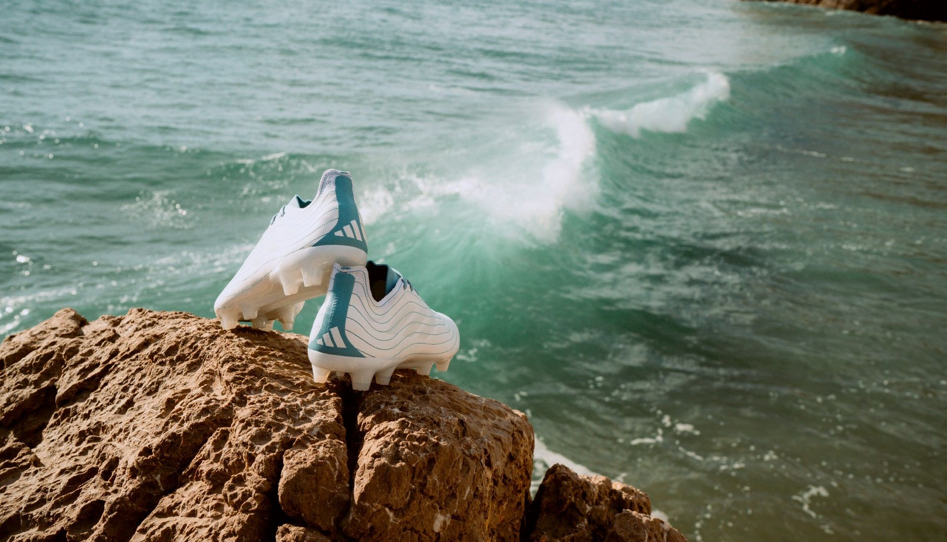 BST giày đá banh Adidas “Parley” môi trường đại dương - 02