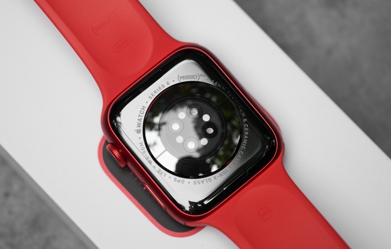 Apple Watch Series 6 40mm (GPS) Viền Nhôm Đỏ / Dây Cao Su Đỏ - Chính hãng VN/A