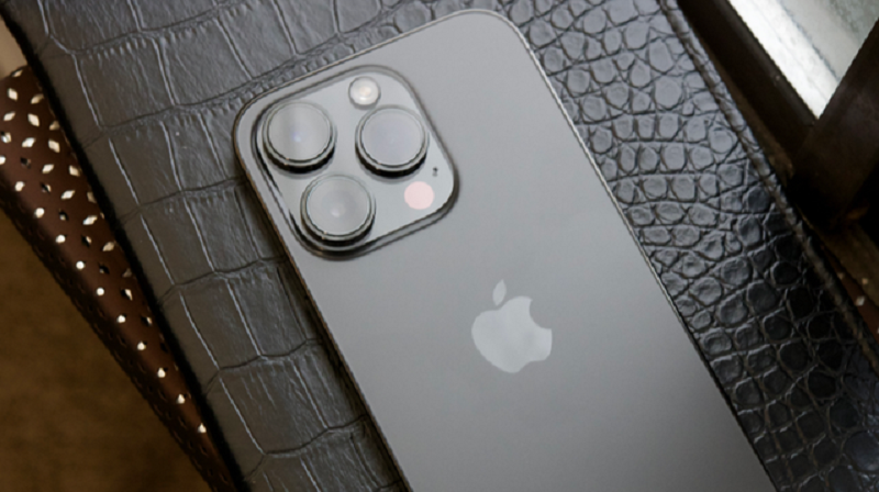 Bạn có biết về nút bấm bí mật trên logo trái táo của iPhone ???
