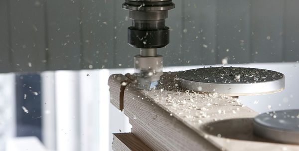 Cắt CNC chuyên nghiệp trên gỗ đạt tiêu chuẩn chất lượng