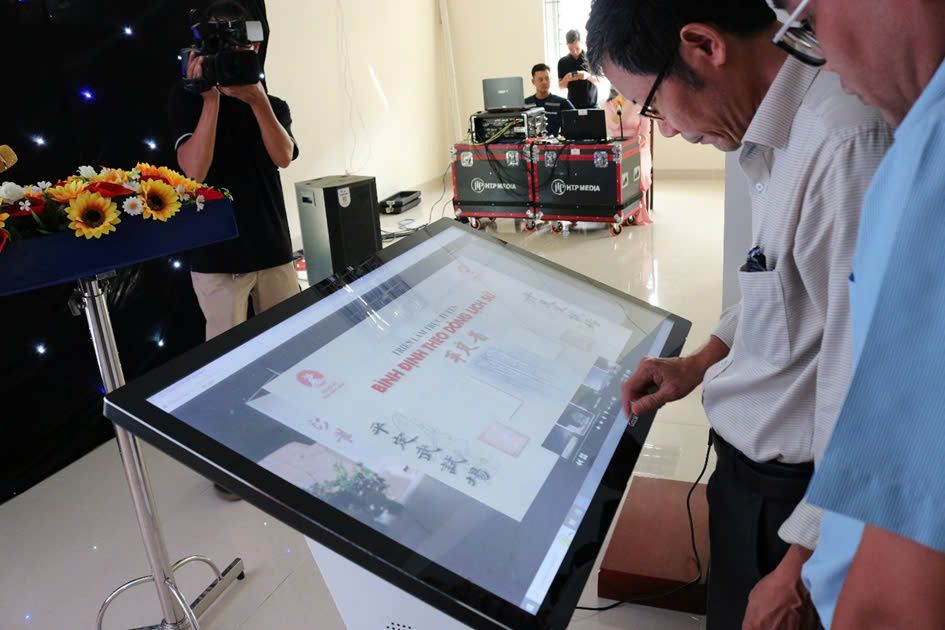 Bình Định Ứng Dụng Hệ Thống Kiosk Từ GoodM! Cho Triển Lãm Lịch Sử Trực Tuyến