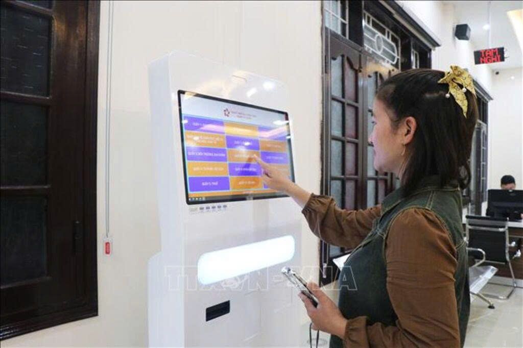Trung Tâm Hành Chính Công Phú Xuân Hiện Đại Hóa Với Kiosk GoodM!