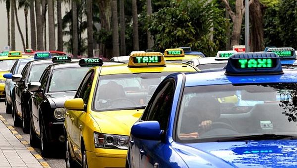 Hà Nội muốn tất cả taxi chung một màu sơn từ 2025