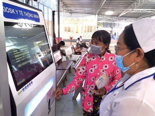 Kiosk Lấy Số Thứ Tự Ngân Hàng