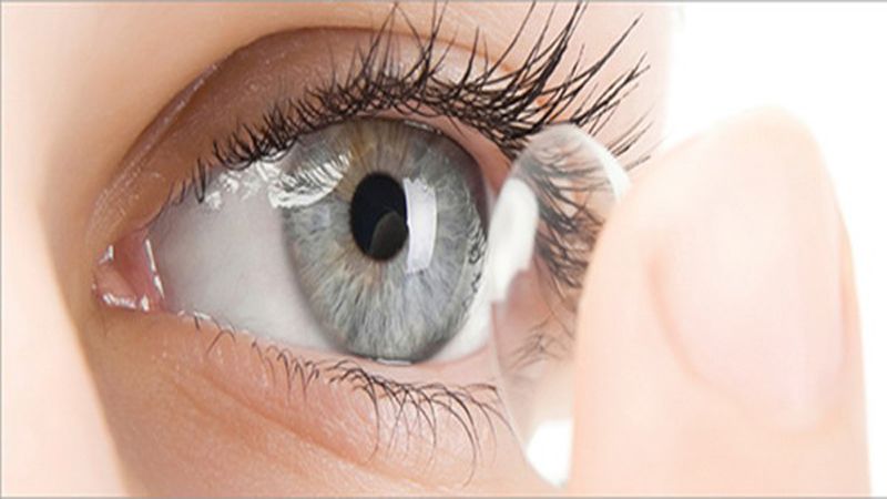 7 giải pháp hữu hiệu khi đeo kính áp tròng bị khô mắt