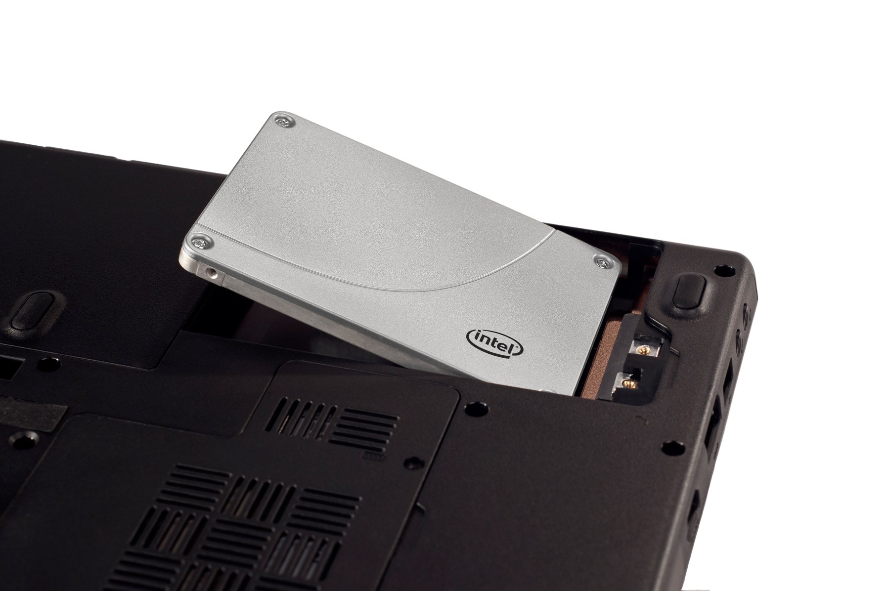 Máy chạy chậm có cần thiết phải nâng cấp ổ cứng SSD ?