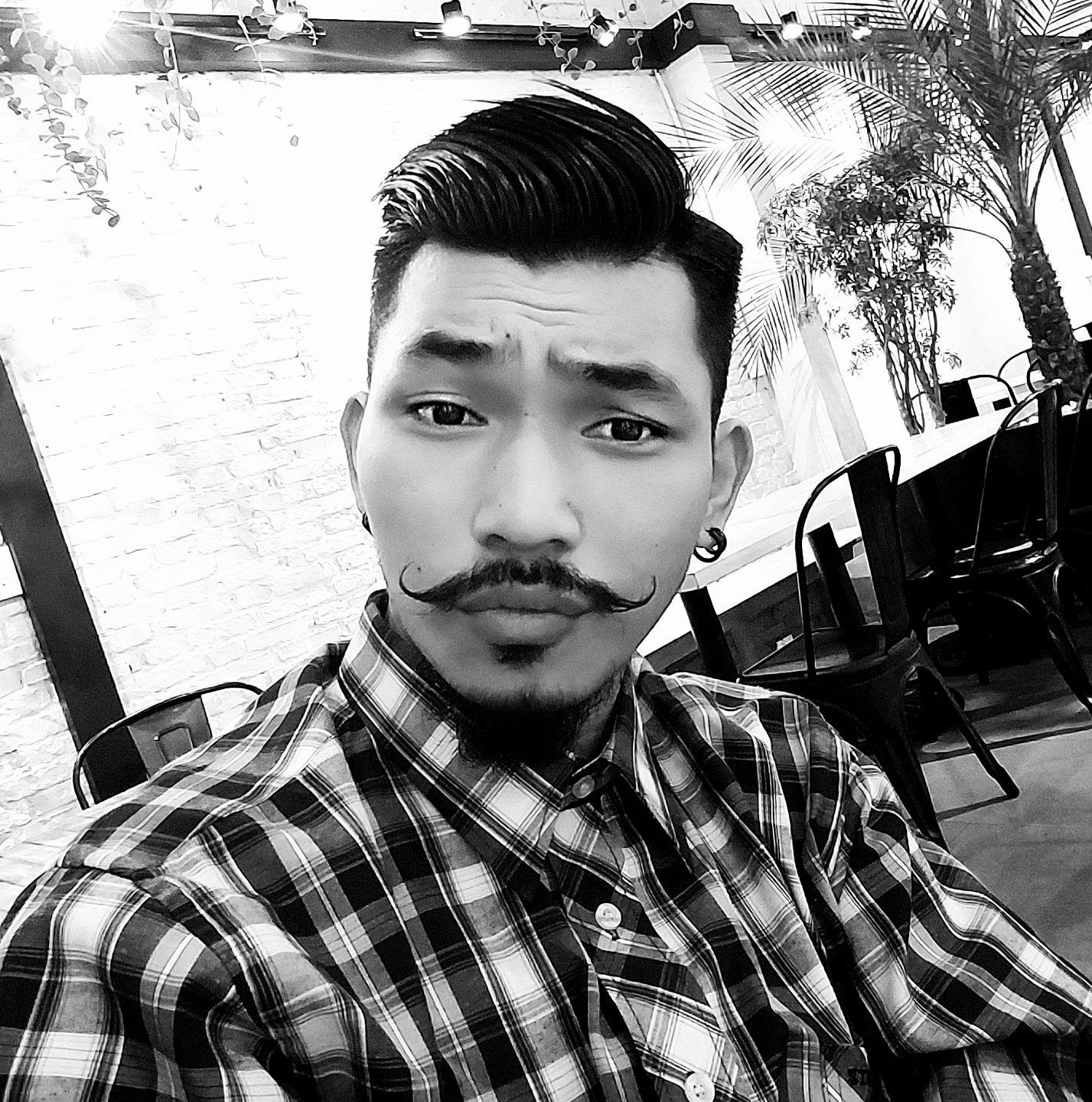 HÀ HIỀN (4RAU BARBERSHOP)