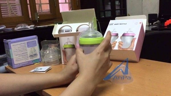 Bình sữa Comotomo, bình sữa comotomo giả, bình sữa comotomo chính hãng, bình sữa comotomo bibomart, bình sữa comotomo giá rẻ, bình sữa comotomo có tốt không, bình sữa comotomo kidsplaza, bình sữa comotomo concung, giá bình sữa comotomo 150ml,