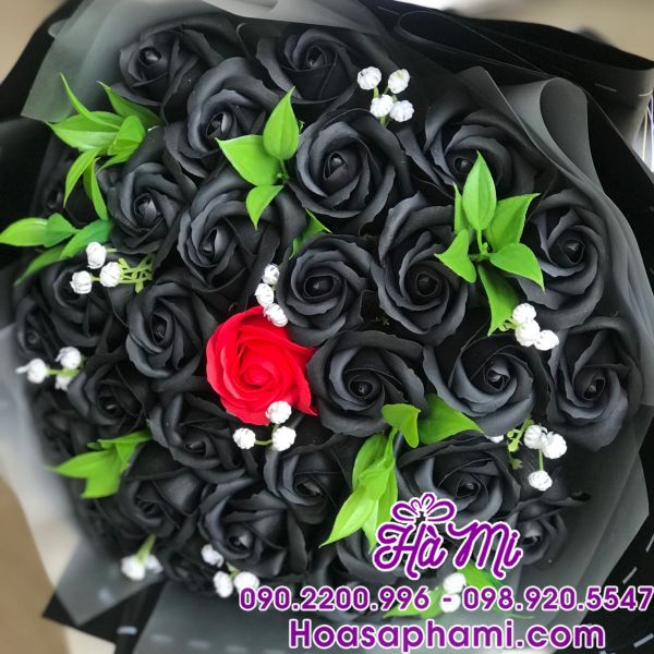 Hoa hồng sáp màu đen