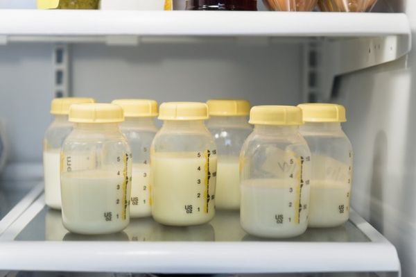 Cách bảo quản sữa mẹ sau khi vắt an toàn tốt nhất trong ngày
