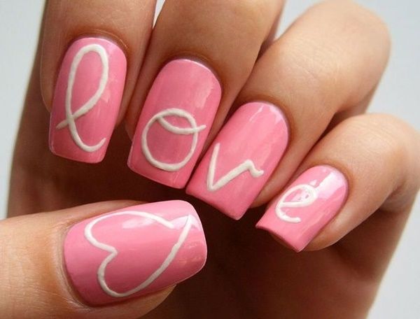 mẫu nail chữ love cho cô dâu