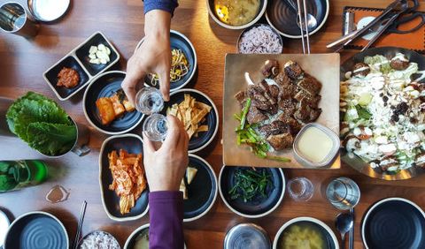 Khám phá văn hóa ăn uống của người Hàn Quốc có gì đặc biệt