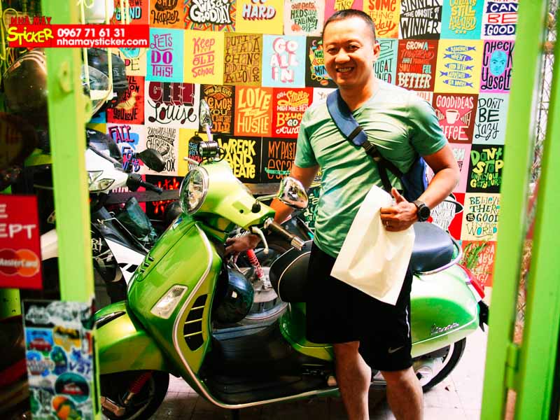 Review sticker metal cho Vespa nguyên cây xanh