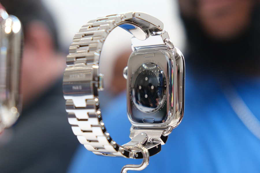 Apple Tố Nhân Viên Cũ Người Trung Quốc