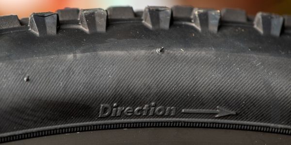Hướng vỏ lốp xe đạp - Tire direction