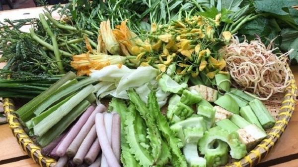 Rau ăn lẩu mắm miền tây