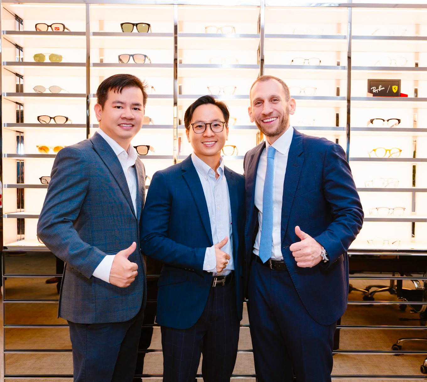 Mắt Kính Shady Vinh Dự Đồng Hành Cùng EssilorLuxottica Tại Lễ Khai Trương Văn Phòng Mới