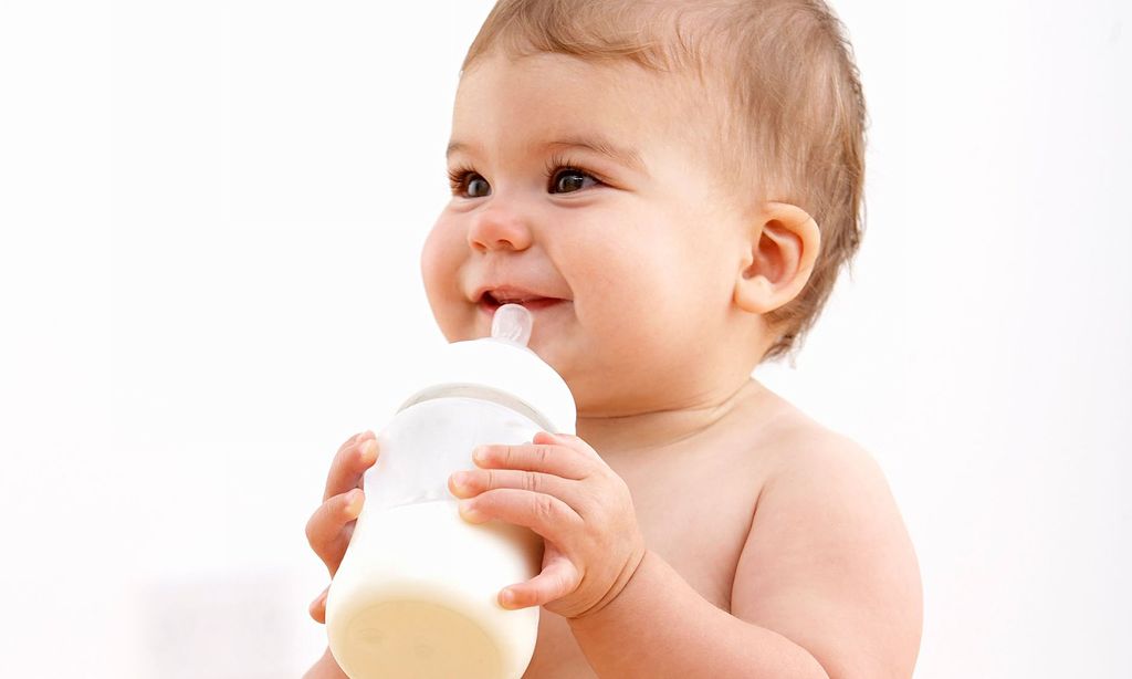 14 bước pha sữa cho trẻ sơ sinh đúng cách theo hiệp hội nhi khoa Anh Quốc